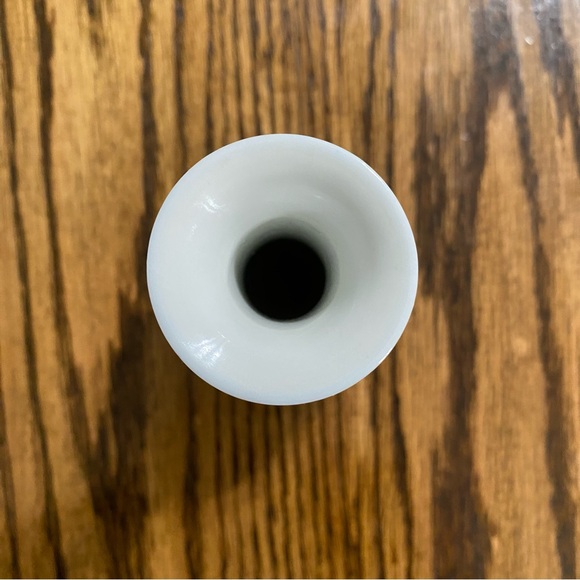 Vintage Blue & White Prunus Blossom Vase - Picture 7 of 7